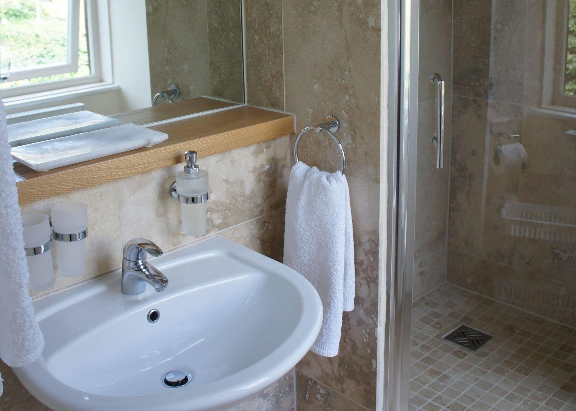 May Cottage B&B Bowness-on-Windermere Exteriör bild