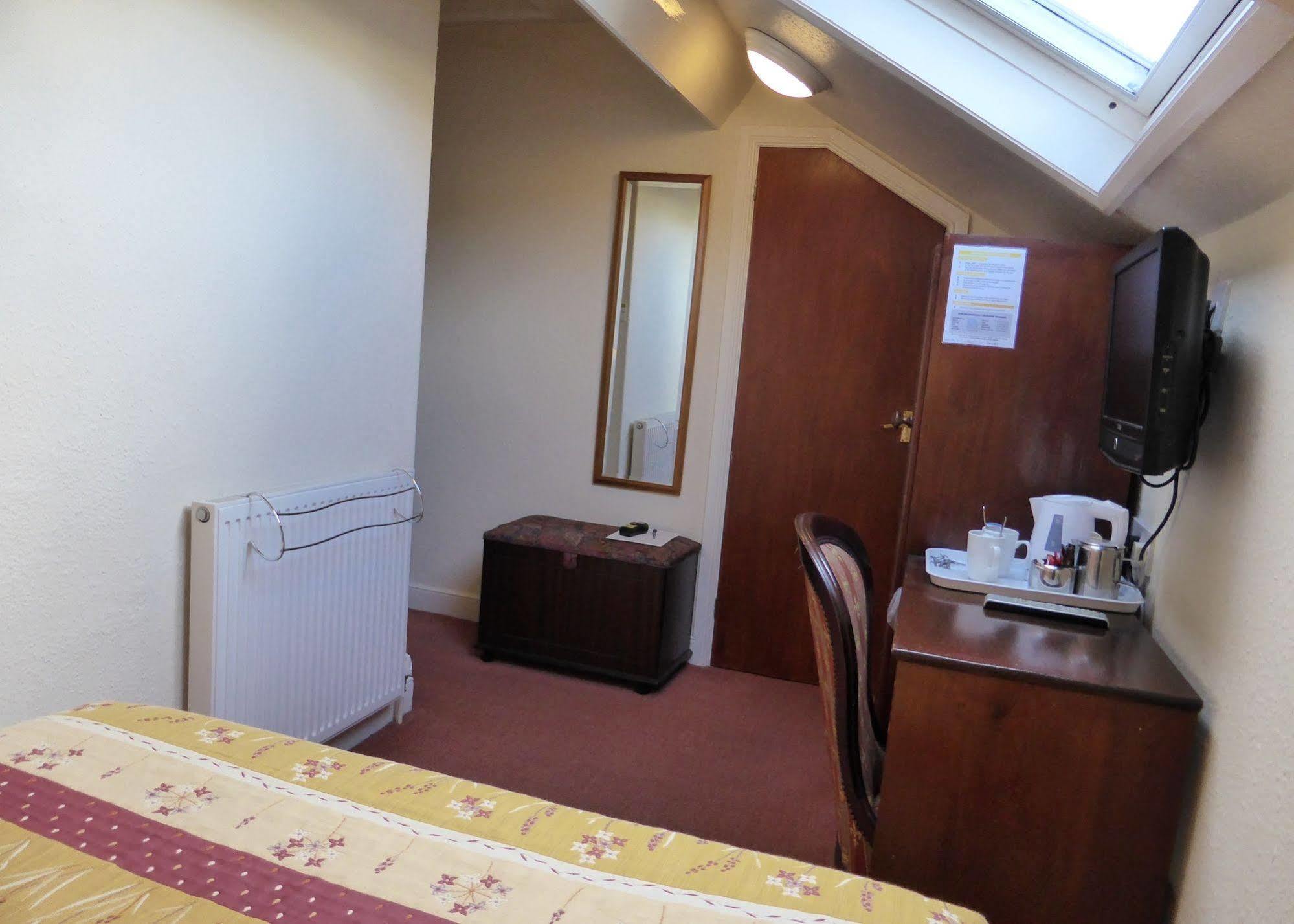 May Cottage B&B Bowness-on-Windermere Exteriör bild